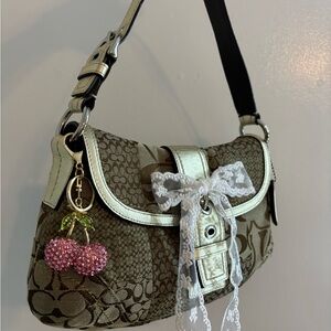 🩷👜SOLD👜🩷 on Instagram @ kennaaasclosett